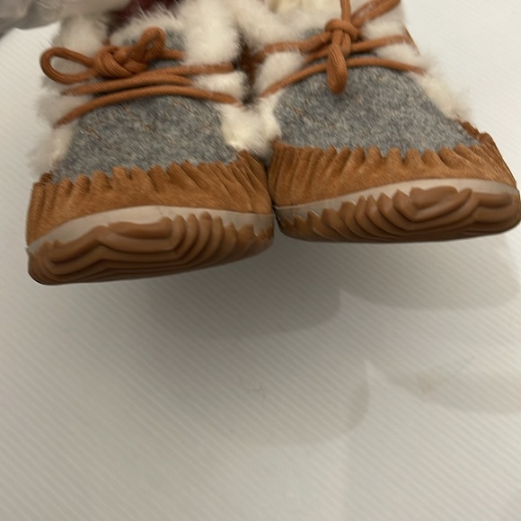 SOREL OUT N ABOUT MOCCASIN SLIP ON WOMENS SIZE 9.5 - Picture 9 of 16